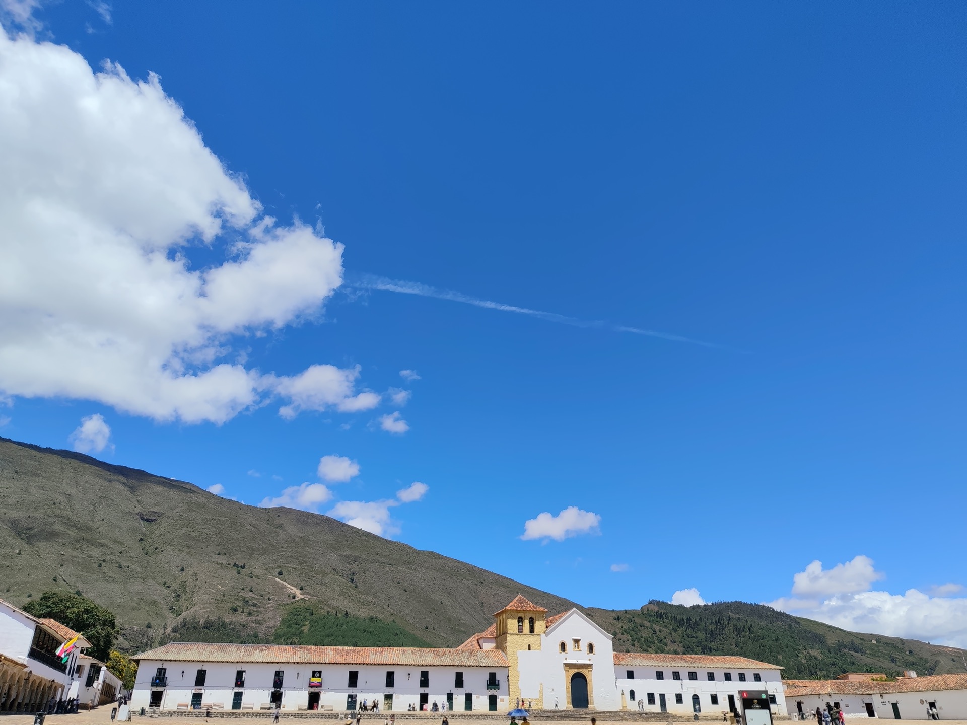 Plaza principal de Villa de Leyva pueblo colonial Boyacá